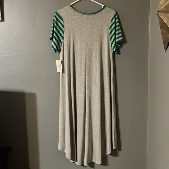 NWT Lularoe Carly Hi-Lo dress in heather grey w lime/blue accents. Size M. - Picture 4 of 6